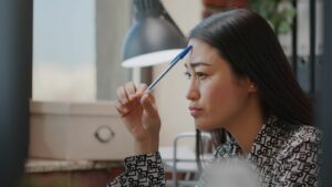 Femme en réfléxion