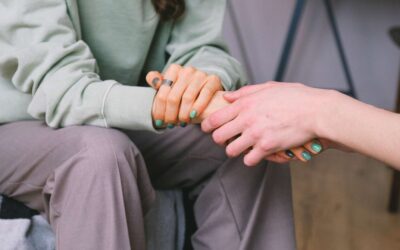 Groupe MGEN vs MNRA : Comparatif des offres de soutien psychologique.